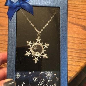Snowflake necklace